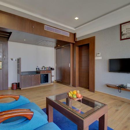 Silver Oak Hotel Майсуру Екстер'єр фото